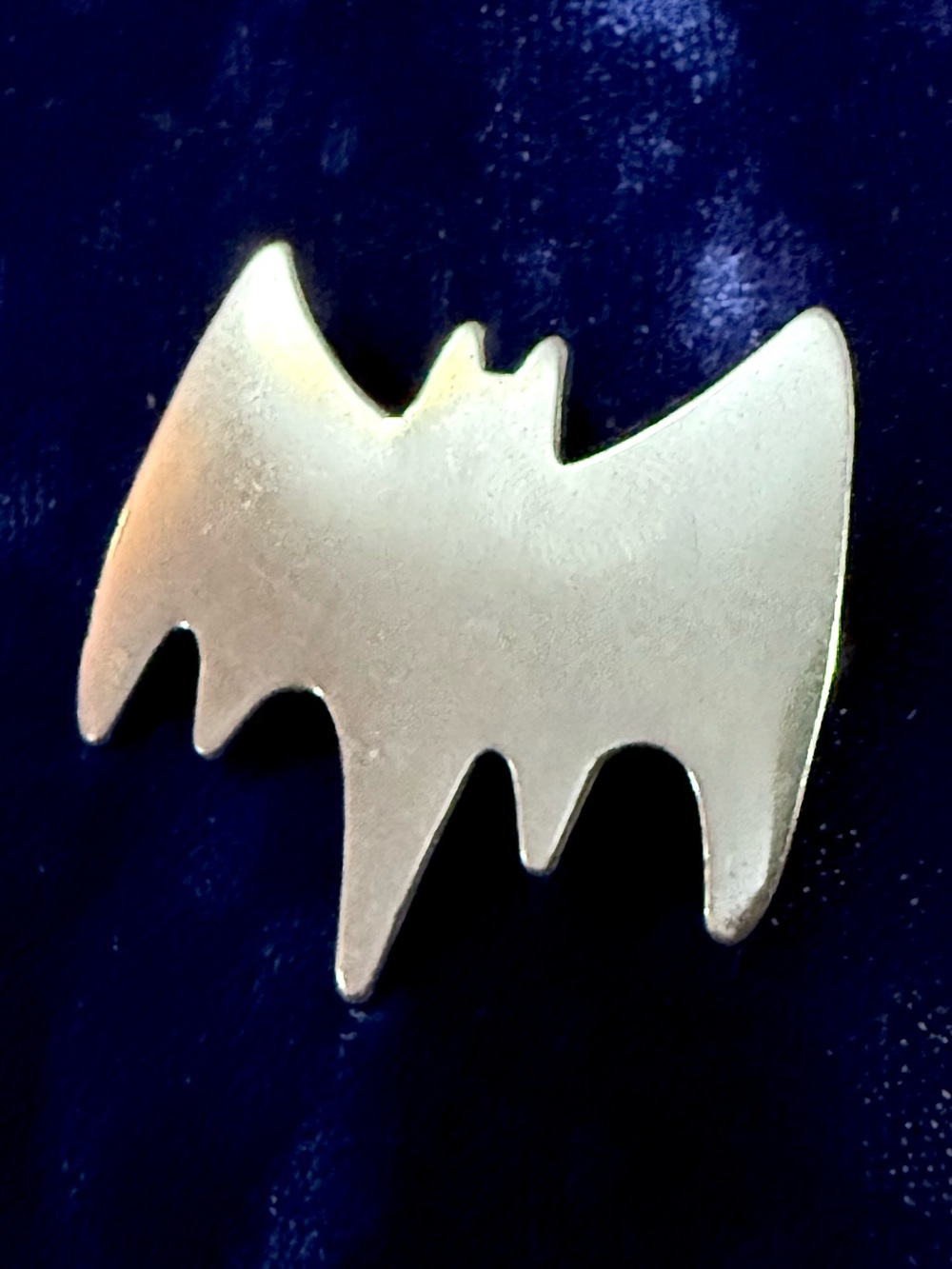 🔥Vintage Bat Pin Halloween Creepy Awesome Silver Tone Bat Brooch🦇✨